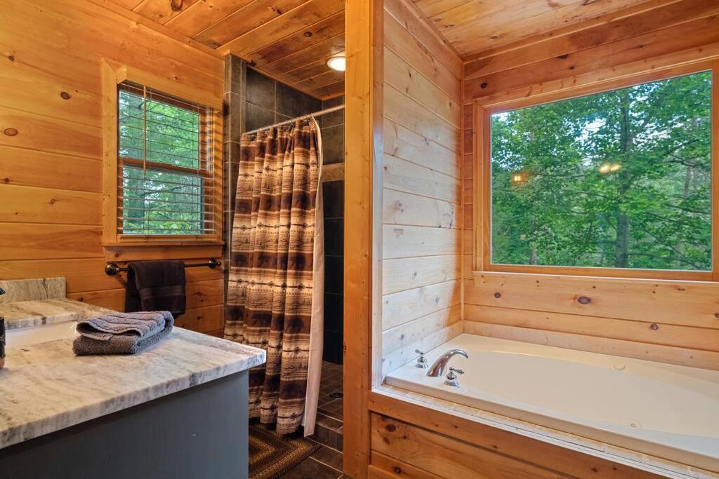 Lakeside Retreat Hot Tub Fishing Hiking 엘리제이 외부 사진